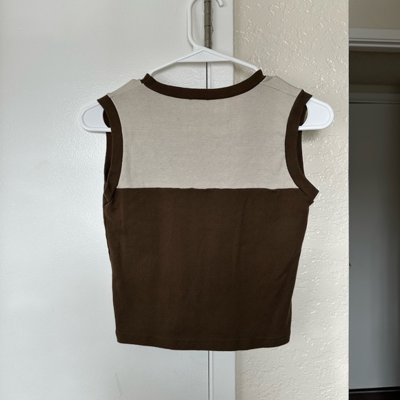 Brandy Melville Crop Tank Top - Picture 3 of 4
